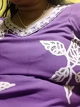 Snapshot of Monika_telugu_queen chatting on April 30, 1:28 pm Monika telugu queen online show from April 30, 1:28 pm
