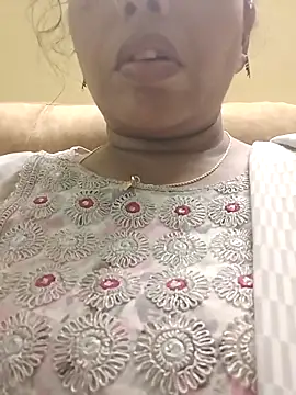 Snapshot of Monika_telugu_queen chatting on May 3, 5:08 pm Monika telugu queen online show from May 3, 5:08 pm