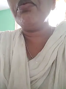 Snapshot of Monika_telugu_queen chatting on May 9, 7:57 am Monika telugu queen online show from May 9, 7:57 am