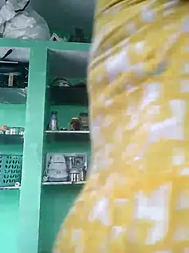 Snapshot of Monika_telugu_queen chatting on May 15, 11:06 am Monika telugu queen online show from May 15, 11:06 am