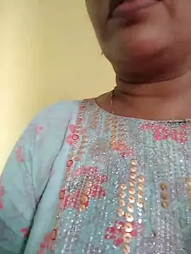 Snapshot of Monika_telugu_queen chatting on May 22, 5:47 am Monika telugu queen online show from May 22, 5:47 am