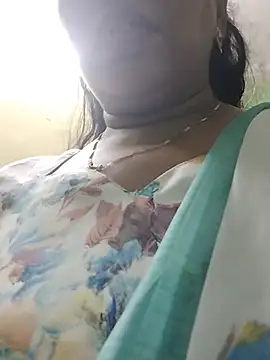 Snapshot of Monika_telugu_queen chatting on July 5, 4:25 pm Monika telugu queen online show from July 5, 4:25 pm