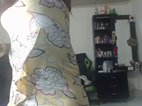 Snapshot of hotbrunettecasandra chatting on January 24, 10:32 am hotbrunettecasandra online show from January 24, 10:32 am