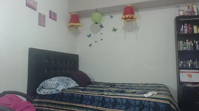 Snapshot of hotbrunettecasandra chatting on March 12, 6:44 pm hotbrunettecasandra online show from March 12, 6:44 pm