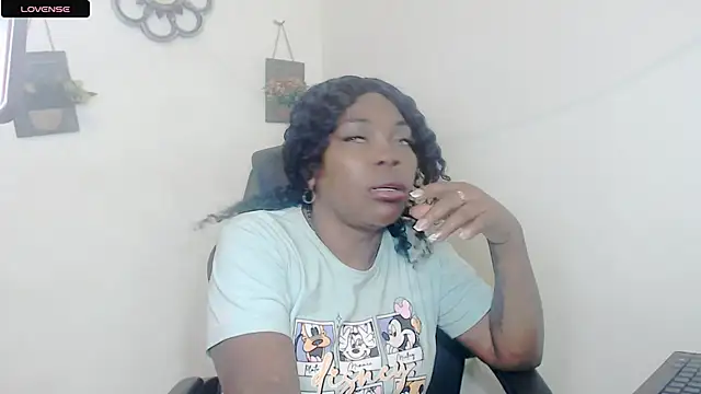 Snapshot of hotbrunettecasandra chatting on November 14, 2:43 am hotbrunettecasandra online show from November 14, 2:43 am