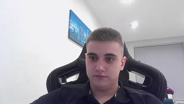 Snapshot of WARDEN_w chatting on April 16, 5:47 pm WARDEN w online show from April 16, 5:47 pm