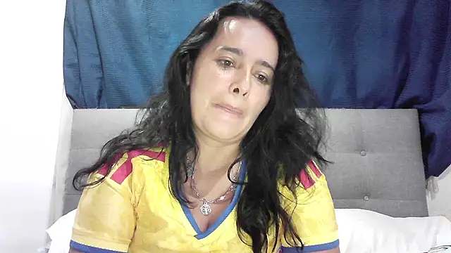 Estefany-magic online show from July 4, 3:56 am