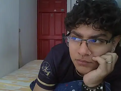 xhecho uzumaki online show from May 7, 6:02 pm