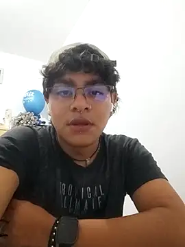 Snapshot of xhecho_uzumaki chatting on May 10, 4:28 am xhecho uzumaki online show from May 10, 4:28 am