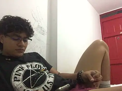 Snapshot of xhecho_uzumaki chatting on June 3, 4:04 am xhecho uzumaki online show from June 3, 4:04 am