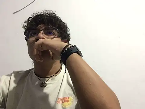 Snapshot of xhecho_uzumaki chatting on June 20, 5:32 am xhecho uzumaki online show from June 20, 5:32 am