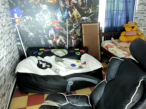 Snapshot of sebas_jusa chatting on June 27, 12:22 pm sebas jusa online show from June 27, 12:22 pm