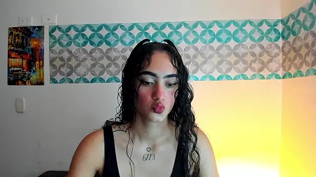 shelsy d online show from May 4, 9:55 pm