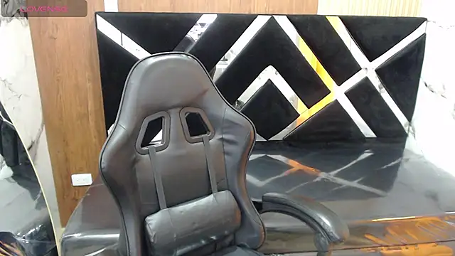 Snapshot of valerytp chatting on June 24, 2:54 am valerytp online show from June 24, 2:54 am