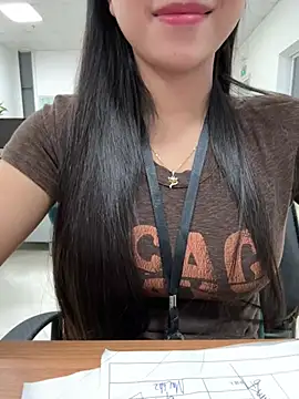 Snapshot of Skinny_asianMILF chatting on June 24, 3:05 am Skinny asianMILF online show from June 24, 3:05 am