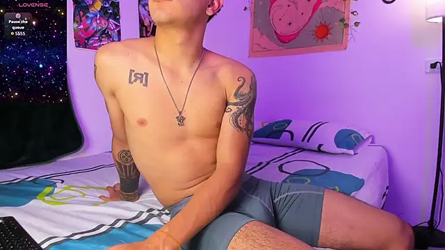Snapshot of JaxJinx chatting on May 15, 12:50 am JaxJinx online show from May 15, 12:50 am