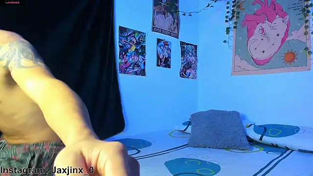 Snapshot of JaxJinx chatting on May 25, 2:17 am JaxJinx online show from May 25, 2:17 am