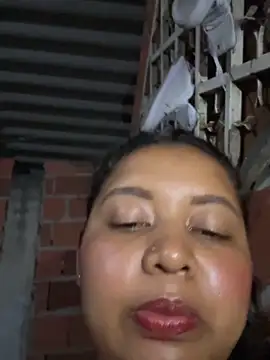 Snapshot of Ninibella chatting on April 28, 2:27 am Ninibella online show from April 28, 2:27 am