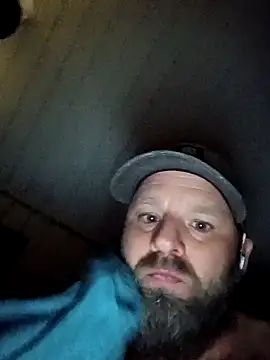 awagner1983 online show from April 11, 9:02 am