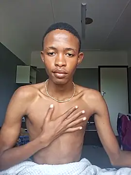 youngAndReckles online show from April 11, 7:24 am