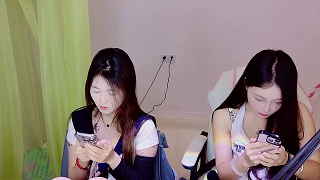 Snapshot of Xiongchumo1120 chatting on May 25, 3:23 am Xiongchumo1120 online show from May 25, 3:23 am