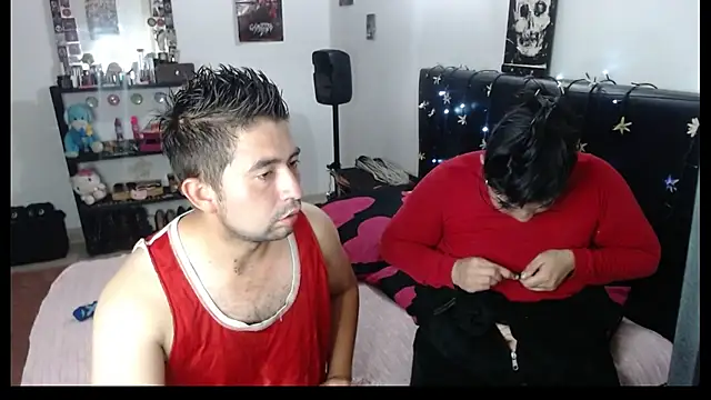 Snapshot of bonnie--clark chatting on April 12, 4:50 am bonnie--clark online show from April 12, 4:50 am