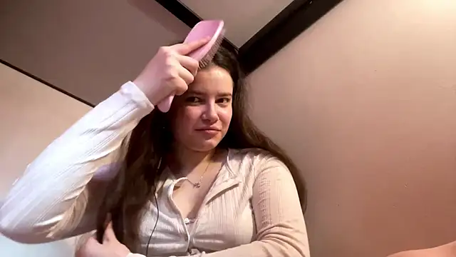 LonnaVandal online show from April 13, 9:59 am