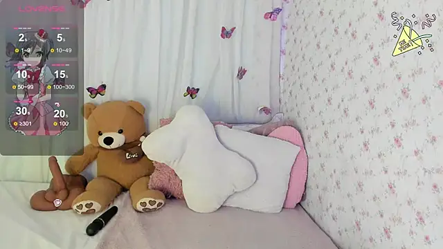 Snapshot of karina_ebonyy chatting on June 3, 2:33 pm karina ebonyy online show from June 3, 2:33 pm
