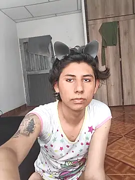 Snapshot of Ericahot3 chatting on April 16, 6:09 pm Ericahot3 online show from April 16, 6:09 pm