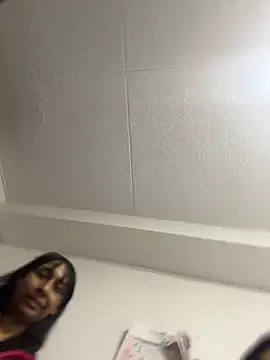 MELIZ QUEEN online show from May 19, 11:49 am