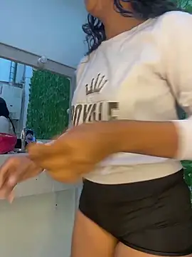 MELIZ QUEEN online show from May 28, 11:29 am