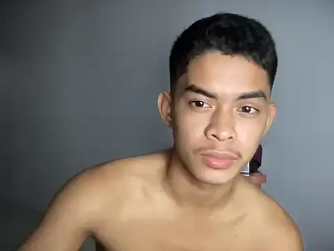 yourhotasian jhonpol16 online show from April 25, 9:12 pm