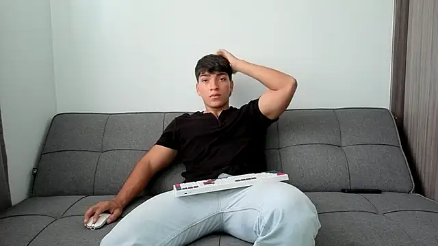 Snapshot of James_silva1 chatting on April 22, 4:41 pm James silva1 online show from April 22, 4:41 pm