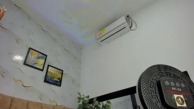 Snapshot of Candicewayne chatting on June 11, 10:46 am Candicewayne online show from June 11, 10:46 am