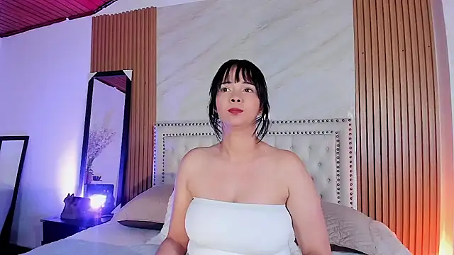 Snapshot of cami_merlano chatting on April 28, 8:03 pm cami merlano online show from April 28, 8:03 pm