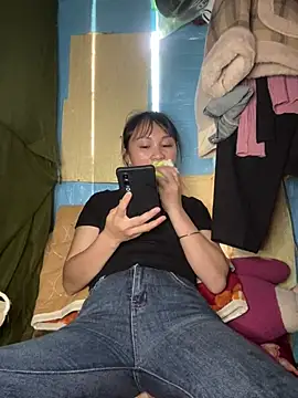 Snapshot of Kim_Kelly chatting on April 15, 4:41 am Kim Kelly online show from April 15, 4:41 am