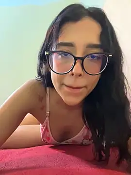 Snapshot of milakitti chatting on April 25, 7:22 am milakitti online show from April 25, 7:22 am