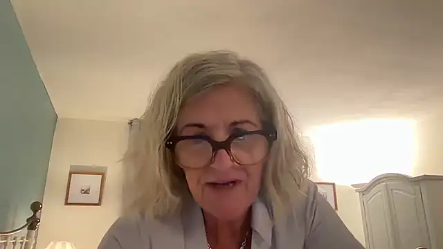 NaughtyMonicaUK online show from April 24, 5:43 am