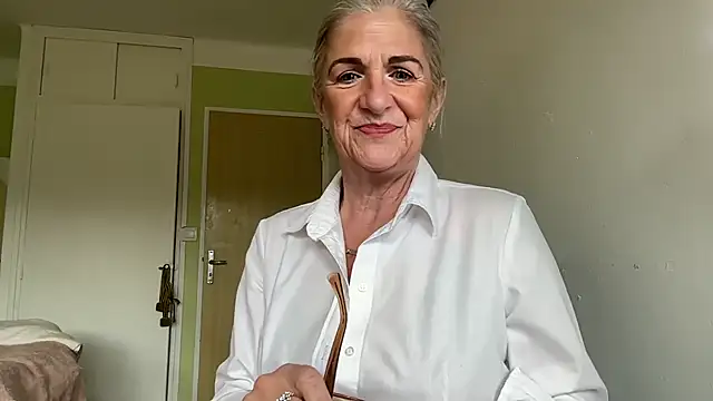 NaughtyMonicaUK online show from May 16, 7:27 am