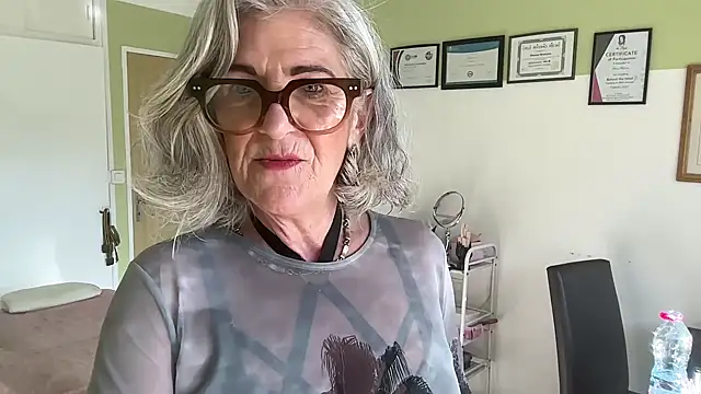 NaughtyMonicaUK online show from May 21, 6:42 am