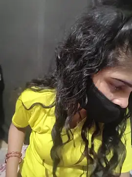 Snapshot of sexy_bhabhii chatting on June 3, 2:33 pm sexy bhabhii online show from June 3, 2:33 pm