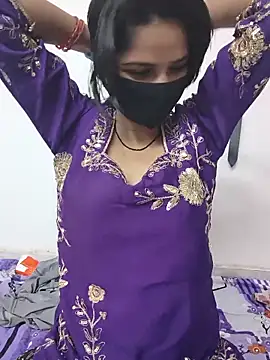 Snapshot of sexy_bhabhii chatting on June 18, 9:14 am sexy bhabhii online show from June 18, 9:14 am