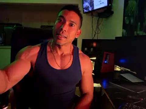 Snapshot of smoothripz chatting on April 13, 3:45 am smoothripz online show from April 13, 3:45 am