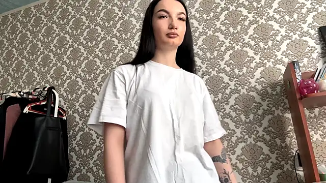 Snapshot of holoris chatting on April 13, 10:10 am holoris online show from April 13, 10:10 am