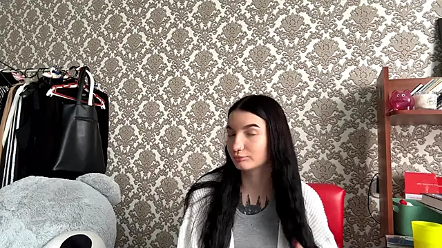 Snapshot of holoris chatting on April 20, 11:24 am holoris online show from April 20, 11:24 am
