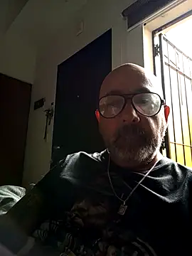 Snapshot of Dietosca chatting on May 2, 5:40 pm Dietosca online show from May 2, 5:40 pm