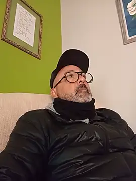 Snapshot of Dietosca chatting on May 26, 4:14 pm Dietosca online show from May 26, 4:14 pm