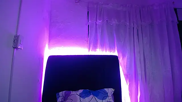 daira2006 online show from April 15, 3:02 am