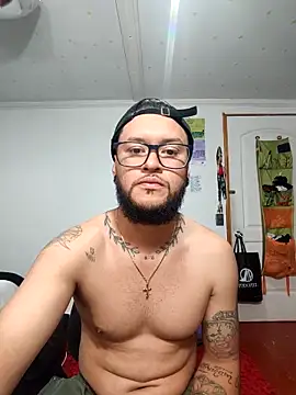 Snapshot of ivandarkc chatting on April 13, 2:39 am ivandarkc online show from April 13, 2:39 am