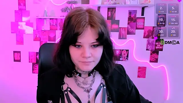 Snapshot of nikki_kiss_ chatting on April 25, 8:39 am nikki kiss online show from April 25, 8:39 am